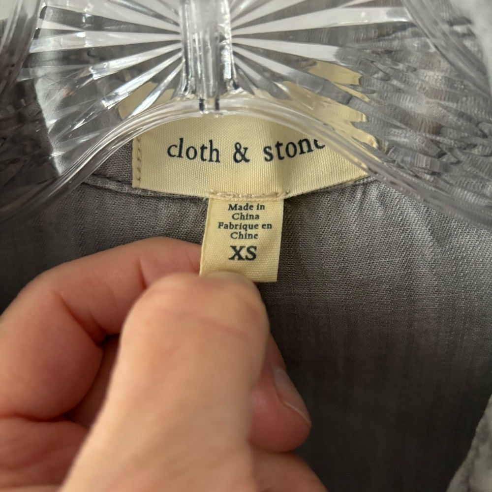 Anthropologie Cloth & Stone ombré Tie Dye Denim Grey Button Shirt Blouse XS - Picture 3 of 8